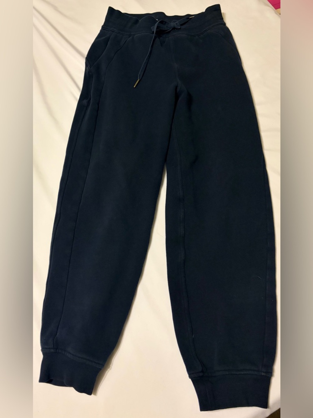 Lululemon Scuba Relaxed High-Rise Jogger
True Navy
Size 4